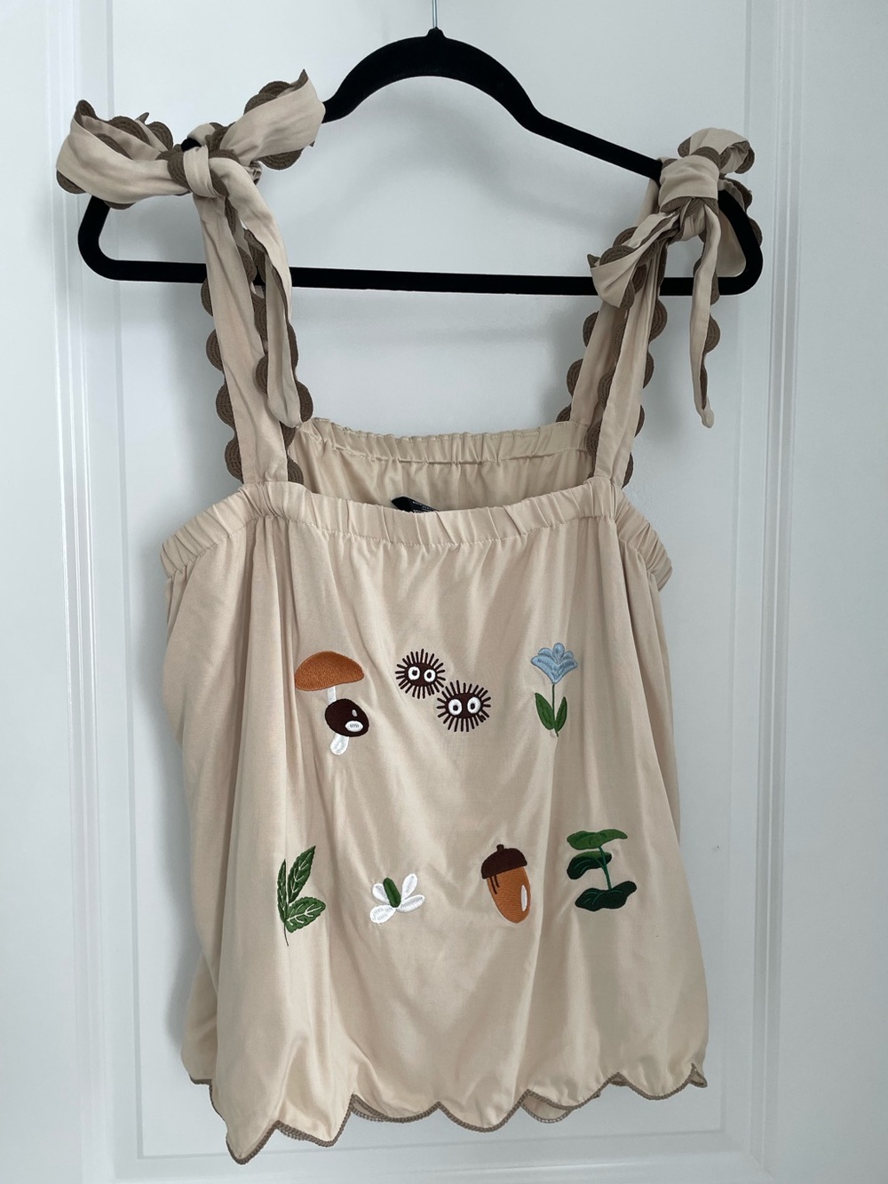 Studio Ghibli My Neighbor Totoro Embroidered Top Womens XL Sleeveless - Picture 11 of 12